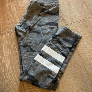 Sundry camo legging